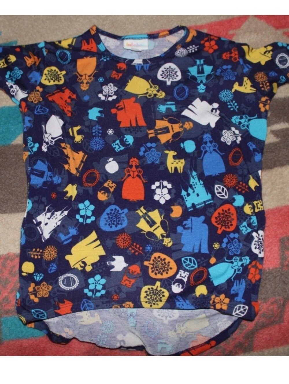 LuLaRoe / Disney Girls Size 6 Polyester Spandex Blend Short Sleeve Colorful Top